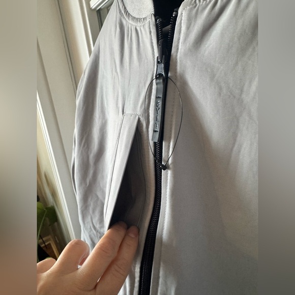 Bylt Bomber Jacket Mens L Navy Gray Reversible Quilted Hi Lo Casual NWOT - Picture 13 of 15